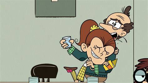 Image S2e16a Luan Hugs Her Dadpng The Loud House