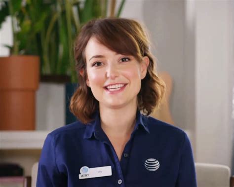 Lily Returns For At T As Milana Vayntrub Shoots New Ads At Home Muse