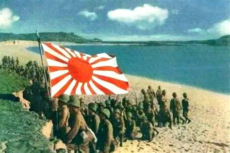 Japanese Soldiers Of The Special Naval Landing Forces Landing In The Dutch East Indies 1942