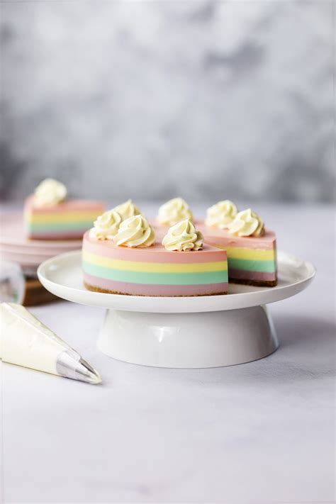 Pastel Rainbow Unicorn Cheesecake In 2020 Rainbow Cheesecake