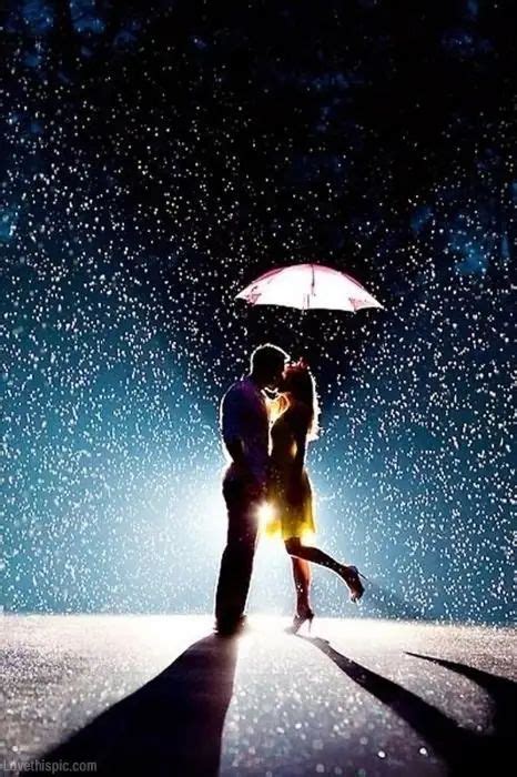 45 Kisses In The Rain To Still Your Beating Heart Couple In Rain Kissing In The Rain