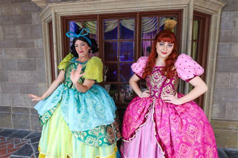 Meet Anastasia And Drizella At Disney World Cinderellas Evil Stepsisters