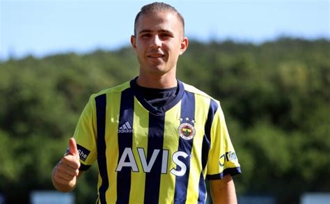 Fenerbahçe, yunanistan'ın paok takımından orta saha oyuncusu dimitris pelkas'ı transfer etti. Dimitris Pelkas: 'Fenerbahçe, Türkiye'nin en büyüğü'