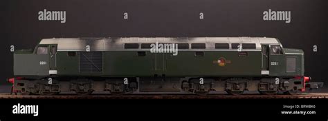 Class 40 Diesel Locomotive Br Green Livery Stock Photo Alamy