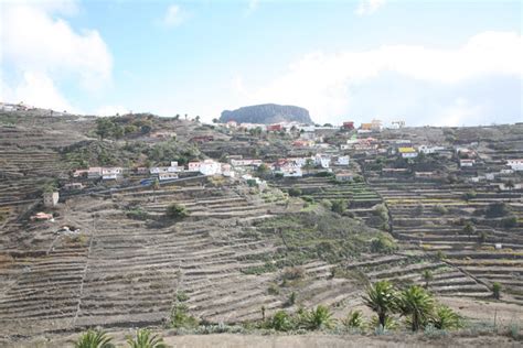 In the center a comfortable friendly ambiance. La Gomera, El Cercado, La Fortaleza - mittelmeer-reise-und ...