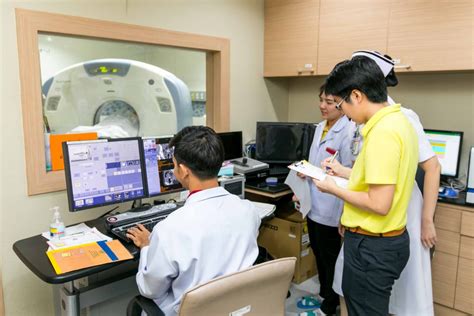 บอร์ด ร.ฟ.ท.ไฟเขียว ศิริราช เช่าที่ดิน 30 ปี สถานีบางกอกน้อย 4.66 ไร่ วงเงิน 360 ล้าน ลงทุน 2 พันล้าน ผุด ตึกผู้ป่วยนอก สูง 15 ชั้น สร้างคร่อมสถานีรถไฟฟ้า. Dep Radiology service quality development - ภาควิชารังสี ...
