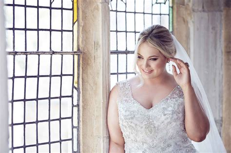 Tailoring time is displayed on each. What Are the Best Solutions for Plus Size Brides: Tips on ...
