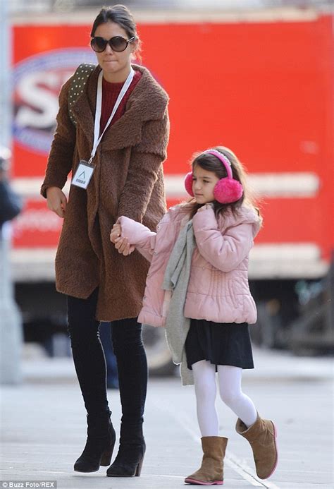 katie holmes compares the size of her and daughter suri cruise s feet daily mail online