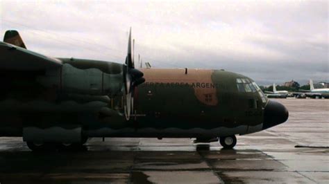 For more than a year now the 908th airlift wing has been faced with the task of figuring out how to protect. C-130 Hercules FAA - Efecto en la hélice - YouTube