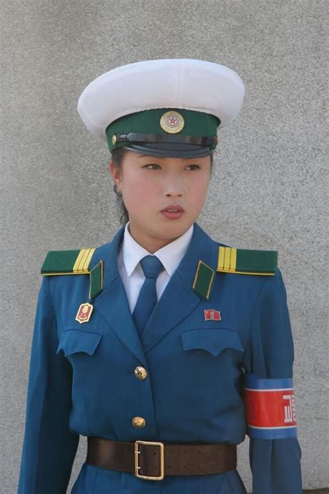 Северная Корея Как выглядят женщины полицейские в разных странах мира