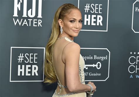Jennifer Lopez Opte Pour Le Look Xxl Elle