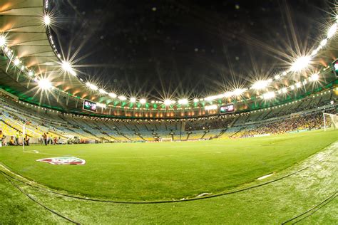 Vista aérea del complejo maracanã en 2014, con el estadio visible en la parte superior y el maracanãzinho a la. El Maracaná: Estadio Inteligente con 64 años de tradición | somoslarevista.com