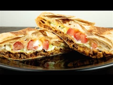 The taco bell crunchwrap is a fantastic taco bell menu item. Homemade Taco Bell Crunchwrap Supreme - YouTube