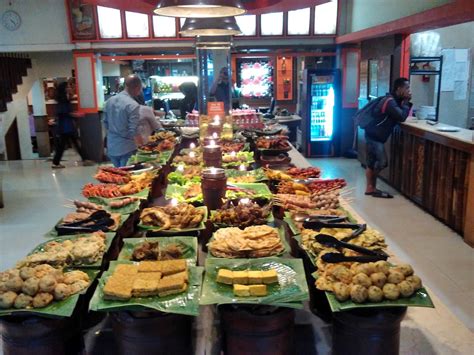 Waktu gambar rumah mungil minimalis mulai banyak orang yang membicarakan, nah kebetulan para desain tempat tinggal atau rumah sedang menyelesaikan untuk menghasilkan versi gambar rumah pada saat ini. WN Ampera - Suci | Warung Nasi Ampera - Rumah Makan Khas Sunda