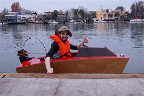 Mini Electric Boat Takes To The Water For Pint Sized Motoring Fun