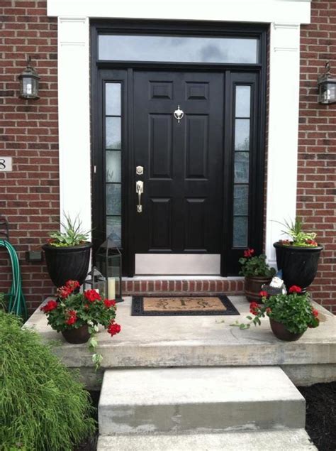 22 Pictures Of Homes With Black Front Doors