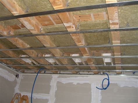 Einbau/oberfläche montiert led downlight rot/blau/grün/lila/gelb/weiß/warm weiß decke lampe für bar ktv partei wohnzimmer schlafzimmer. Halogen Einbauspot in Zwischendecke einbauen - Elektricks.com