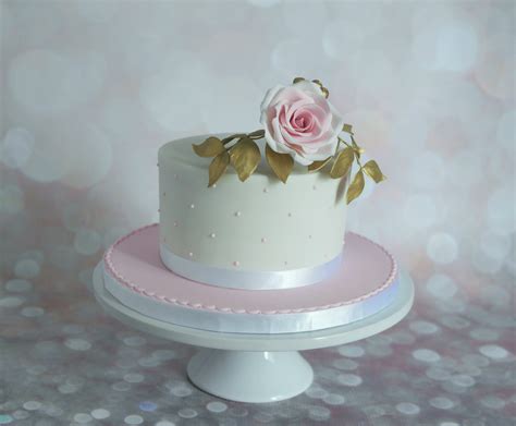 Sugar Rose With Gold Leaves And Berries Cake Pretty Cakes Berry Cake