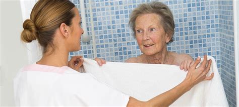 How Do I Talk To An Elderly Person About Bathing