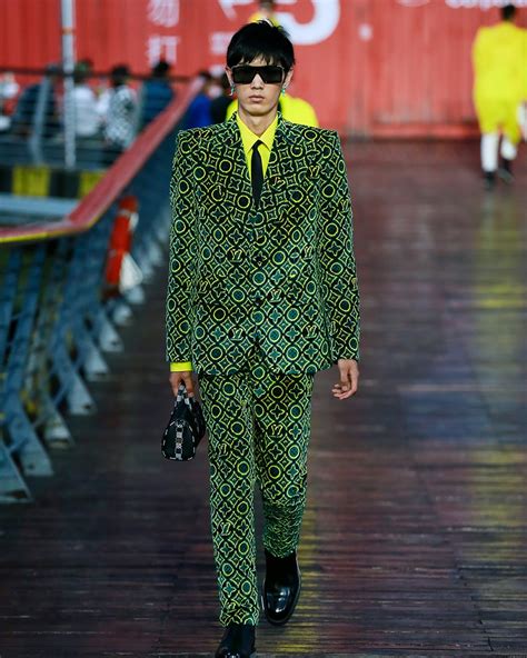 Sixteen year old louis vuitton moved to paris with the dream of creating an iconic trunk collection that would change the way people travel. Louis Vuitton Men's Spring/Summer 2021 - fashionotography