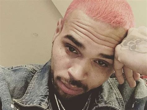 Chris Brown Debuts Pink Hair ~ Ooooooo La La