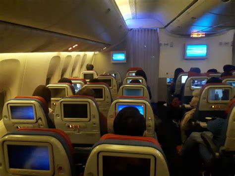 Review Turkish Airlines Boeing 777 Economy Class NRT IST Paliparan
