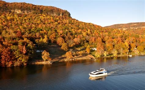 This is a list of rivers of the u.s. A Fall Cruise of the Tennessee River | Quimby's Cruising Guide