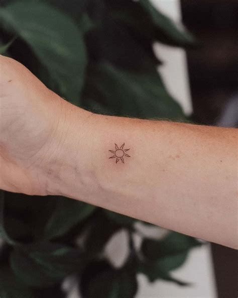 20 Cute Meaningful Small Tattoos For Women Tiny Tattoo Ideas Her
