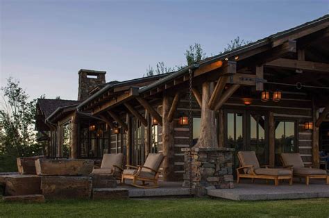 Mountain Timber Frame Home In Montana Offers A Warm Rustic Feel House