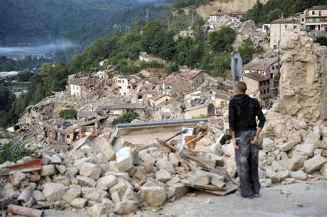 Cette libération d'énergie se fait par rupture le long d'une faille, généralement préexistante. Italie : un tremblement de terre fait au moins 120 morts