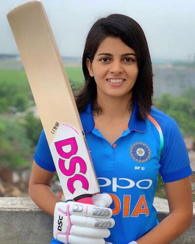 top 10 hottest female cricket players in the world
