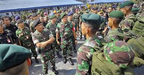 Paling keren 30 gambar kartun muslimah tentara gambar kartun tentara nasional indonesia bestkartun download kumpulan gambar fa kartun gambar gambar kartun. Gaya Foto Tni Keren - gaya foto