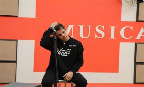 Michele merlo è in gravissime condizioni a causa della leucemia fulminante che gli ha provocato un'emorragia cerebrale. Amici 16 Mike Bird: età, biografia, e vita privata del ...