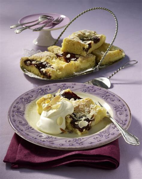 Man kann damit also auch direkt eine menge leute glücklich machen. Pudding-Kuchen vom Blech | Rezept (mit Bildern) | Pudding ...