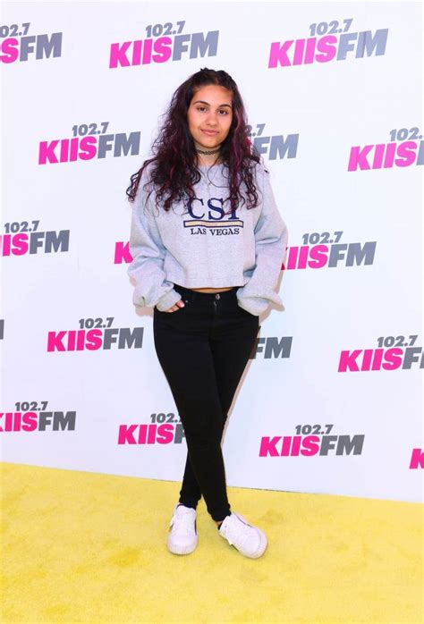 Alessia Cara Outfits Style And Looks K4 Fashion