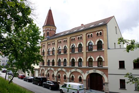 Schicke 2 zimmer wohnung, tageslichtbad, laminat und balkon optional garage lage: Wellenwerk Wahren - Leipzig-Days
