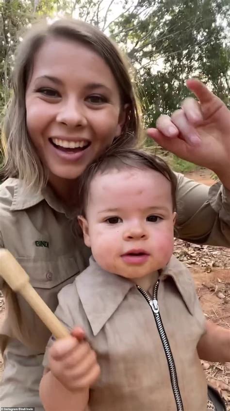 Hilarious Moment Bindi Irwin Fails To Take Selfie With Daughter Grace
