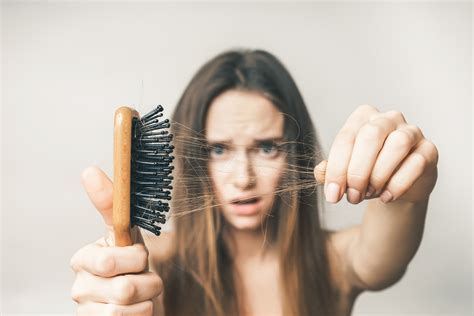 Have you noticed your hair falling out during your pregnancy? 5 Causes of Early Hair Loss in Your 20's and 30's - Hosbeg.com