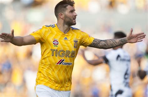 And he says some weird code, like 'zulu. Tigres: Gignac hospitalisé après une hyperthermie