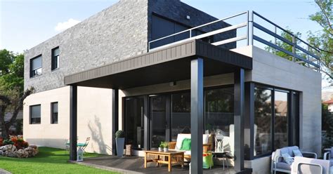 Una casa prefabricada es aquella que cuenta con materiales ensamblados fuera de sitio, como pueden ser paneles, ventanas completas, muros, pisos, etc. Casas Cube: el líder en viviendas prefabricadas modulares ...