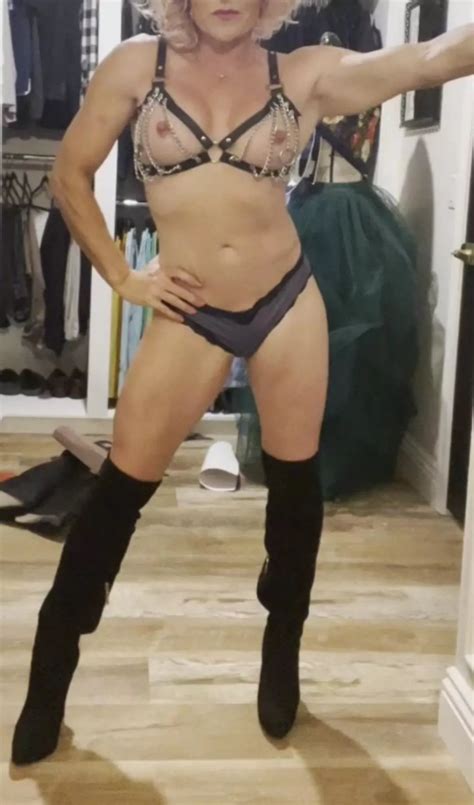 On Your Knees Bitch And Worship Me Nudes By Fitunicorn