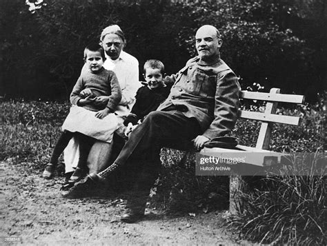 Russian Revolutionary Vladimir Ilyich Lenin With His Wife Krupskaya News Photo Getty Images