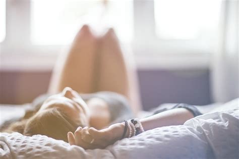 7 Subtle Signs You Could Be More Confident In Bed And Should Let Go A Little