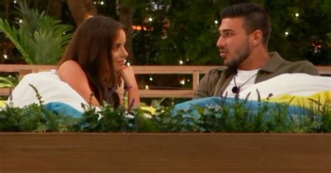 Maura Higgins And Tommy Fury Exposed As Secret Love Island Kiss Rocks