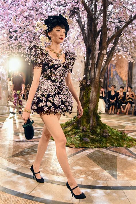 Dolce And Gabbanas Cherry Blossom Couture Lands In Tokyo Vogue