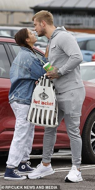 Jacqueline Jossa And Dan Osborne Pack On The Pda As They Enjoy A Smooch By Their Car Daily