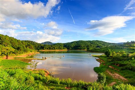 Hallo teman teman kali ini aku mau berbagi keindahan alam yg ada di kampungku pemandangan di kampung halaman sangat indah teman temantrimakasih yg sudah meno. 10+ Lukisan Pemandangan Kampung Saya - Romi Gambar