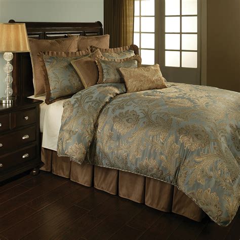 Stay cozy, warm, and protected, with serta simply clean comforter sets. La Boheme Luxury 4-piece Queen-size Comforter Set ...