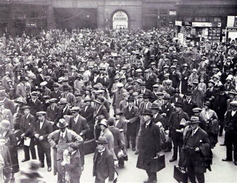The Glasgow Fair 1920s In Glasgows Central Station Photo Originally