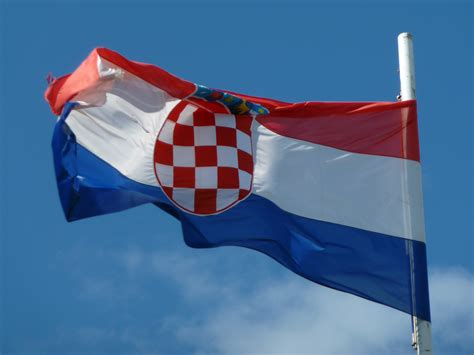 Gratis Billeder Himmel Vind Rød Blå Emblem Kroatien Blæsende